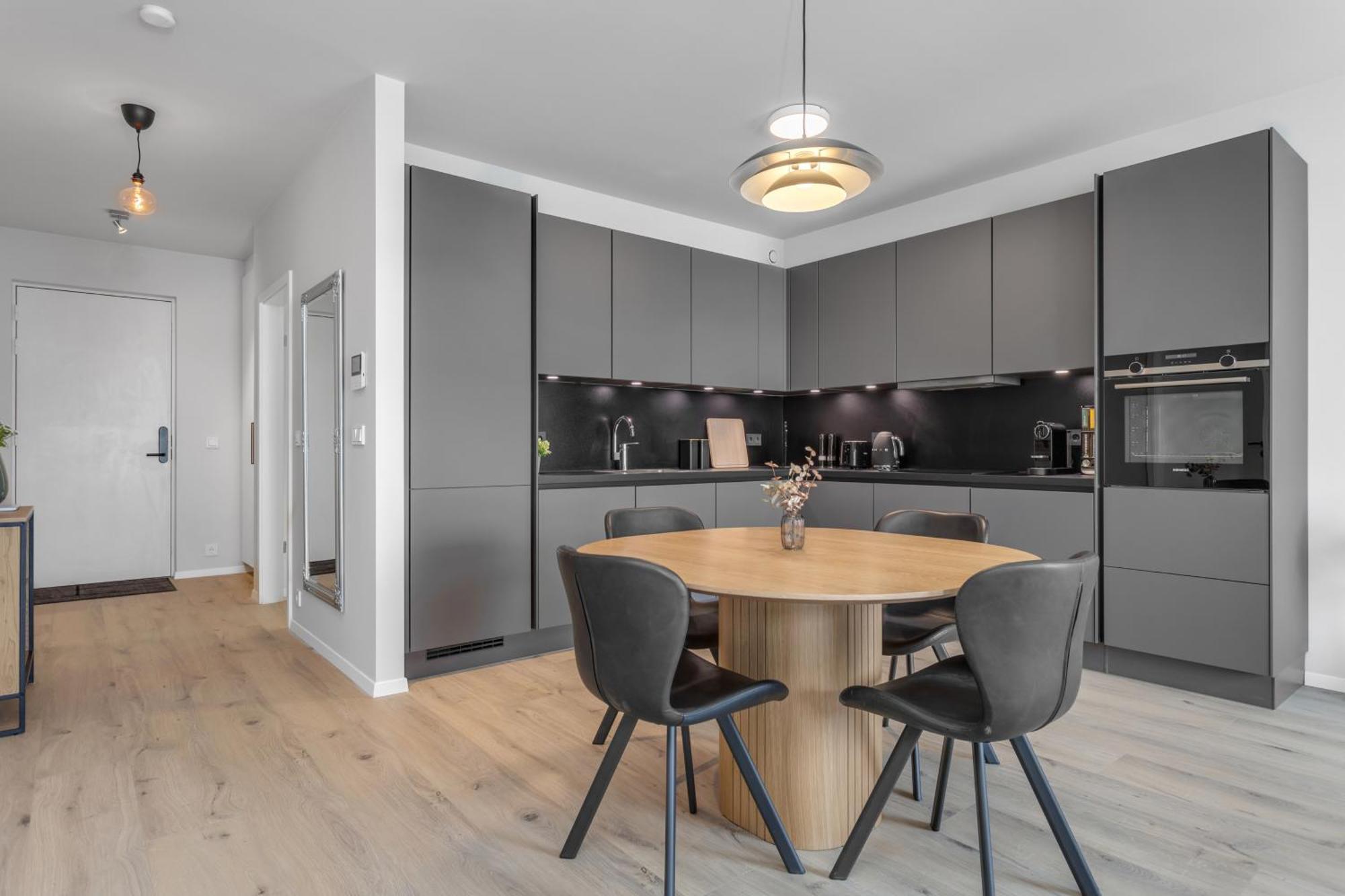 Modern 2-bedroom Apt In Prime Location Reykjavik