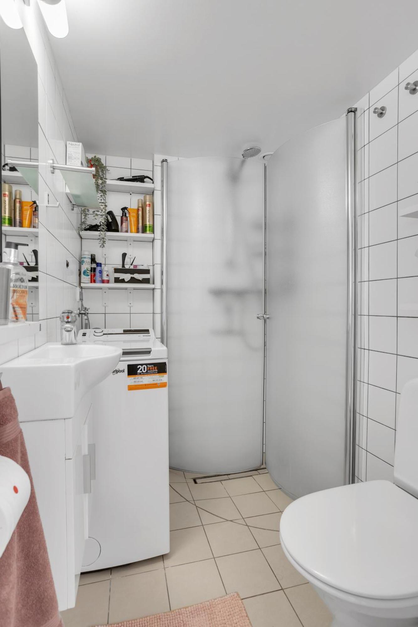 Lara Studio: Laugardalur Valley Retreat With Private Entrance And Parking Reykjavik
