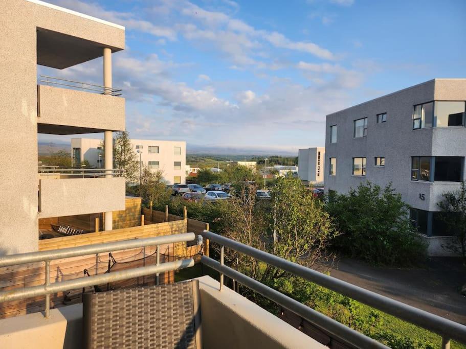 Country In The - 3 Bedrooms Apartment