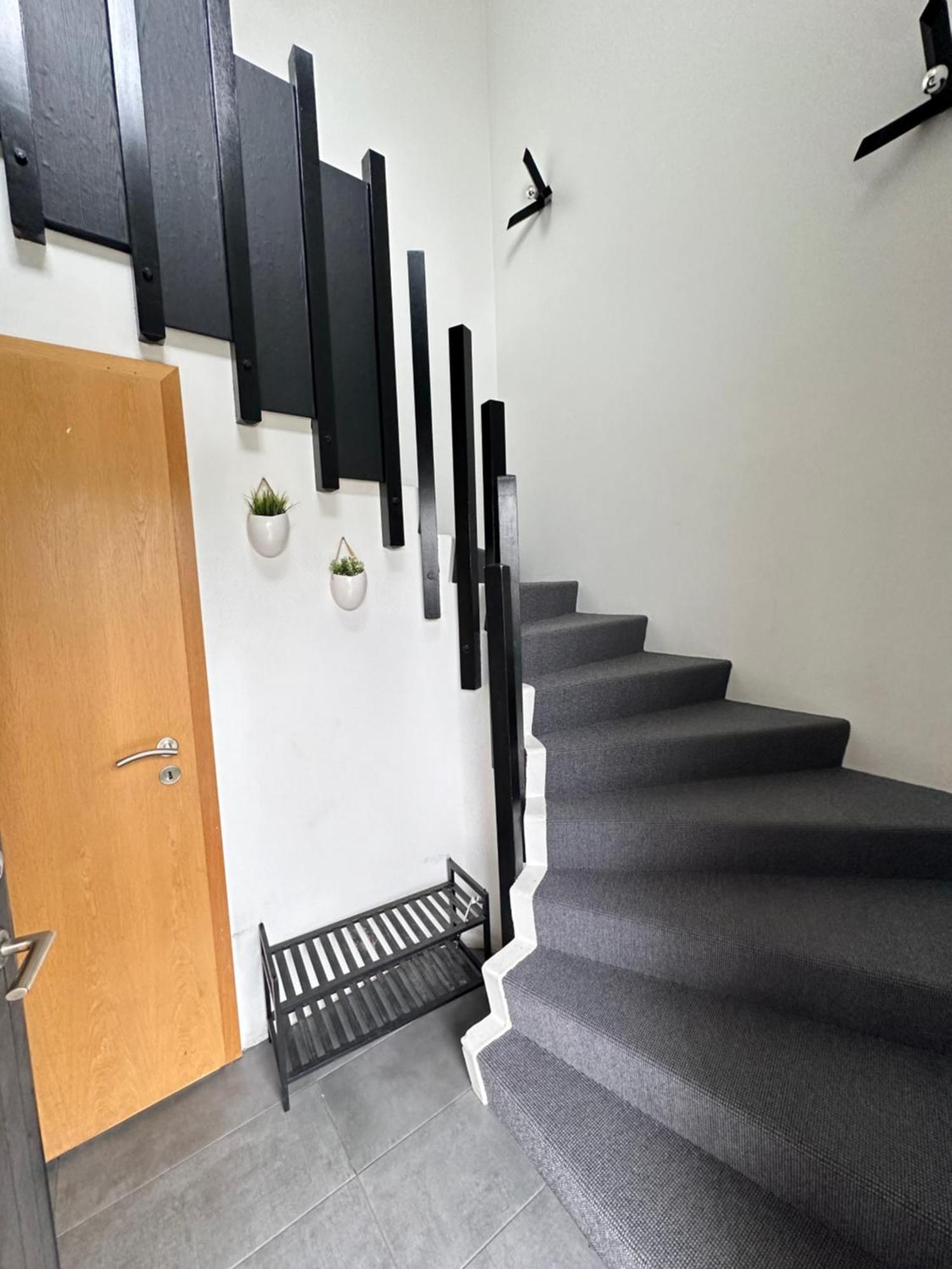 Modern In Safamyri In - Birta *