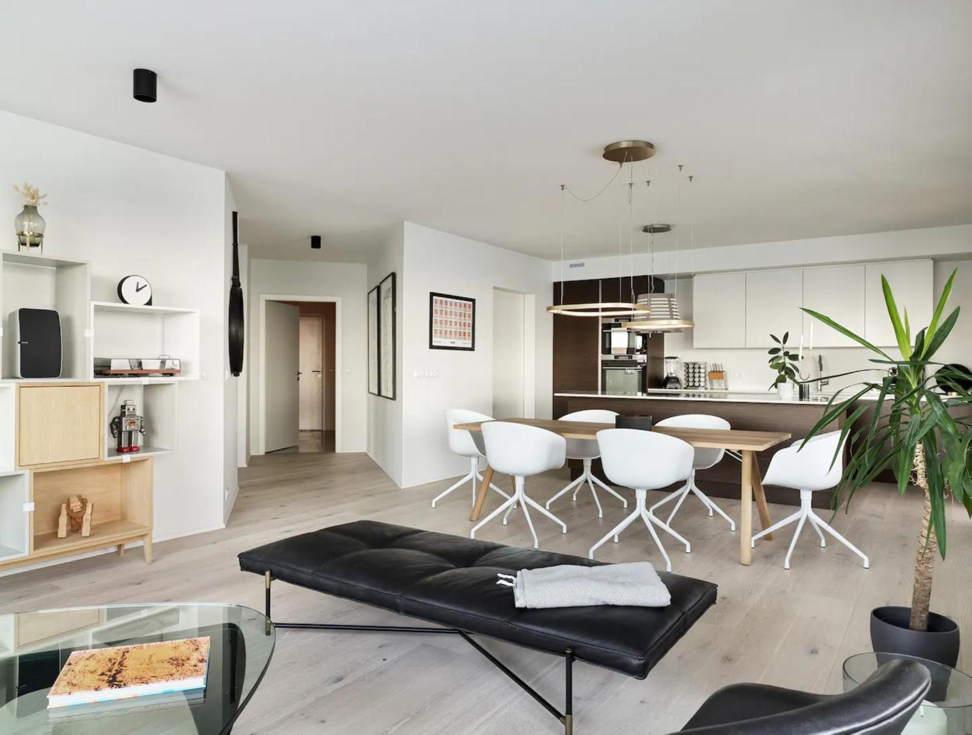 Lovely Grandav Apt Apartment *