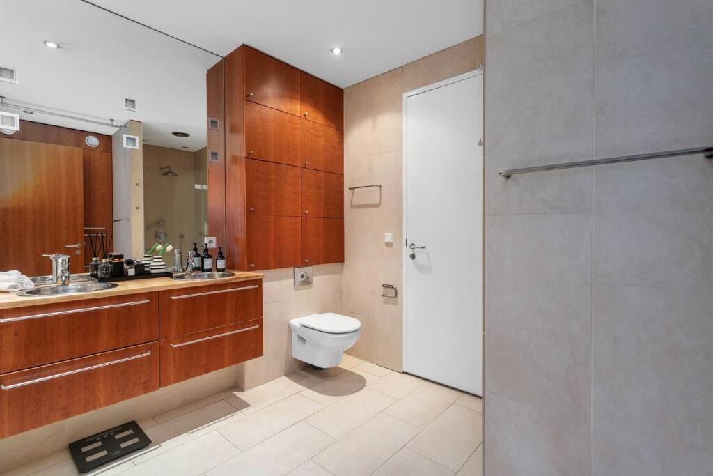 Luxury House With Ocean View Reykjavik