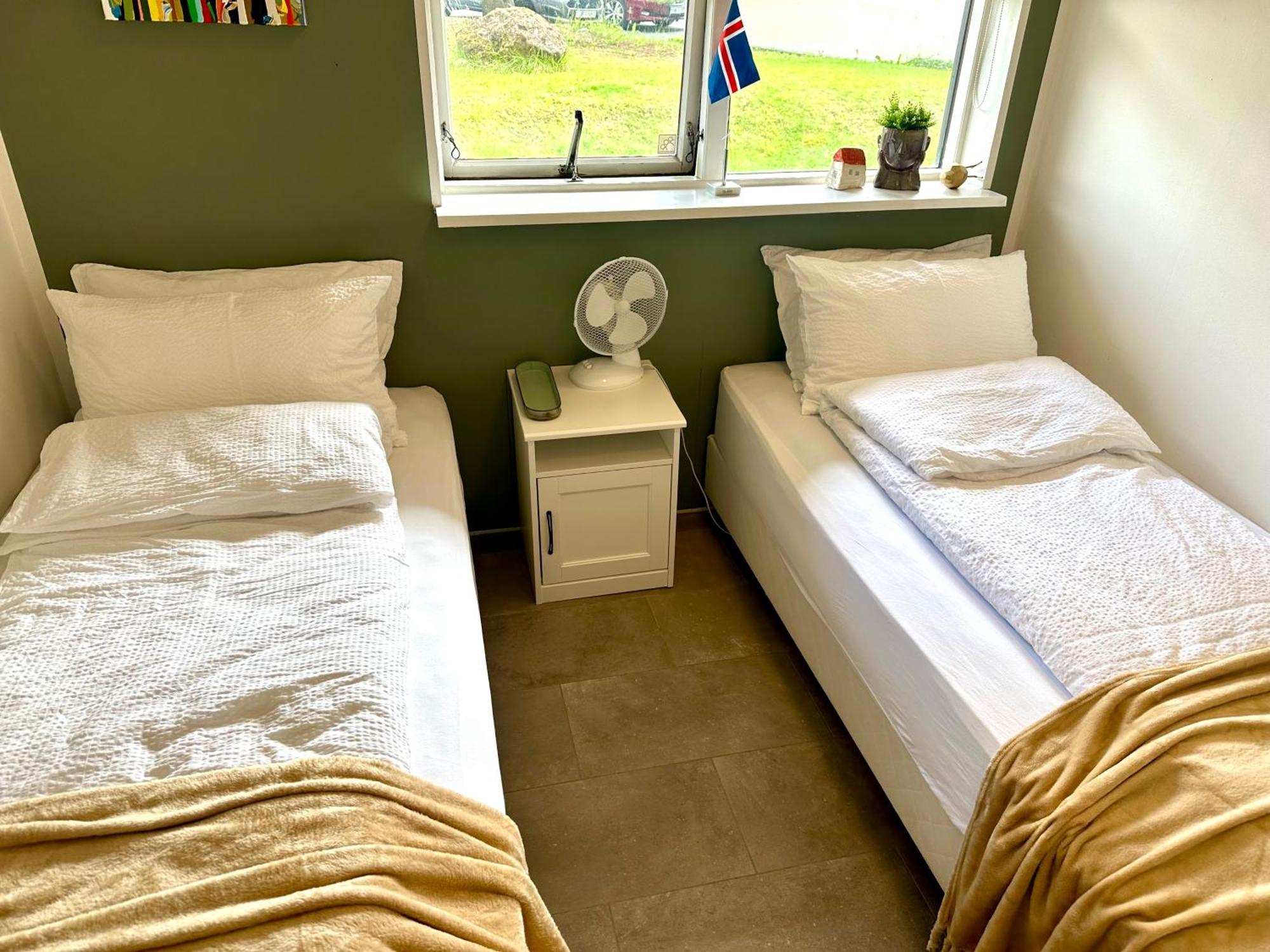 Luxurious House With Hot & Cold Tub Villa Reikiavik