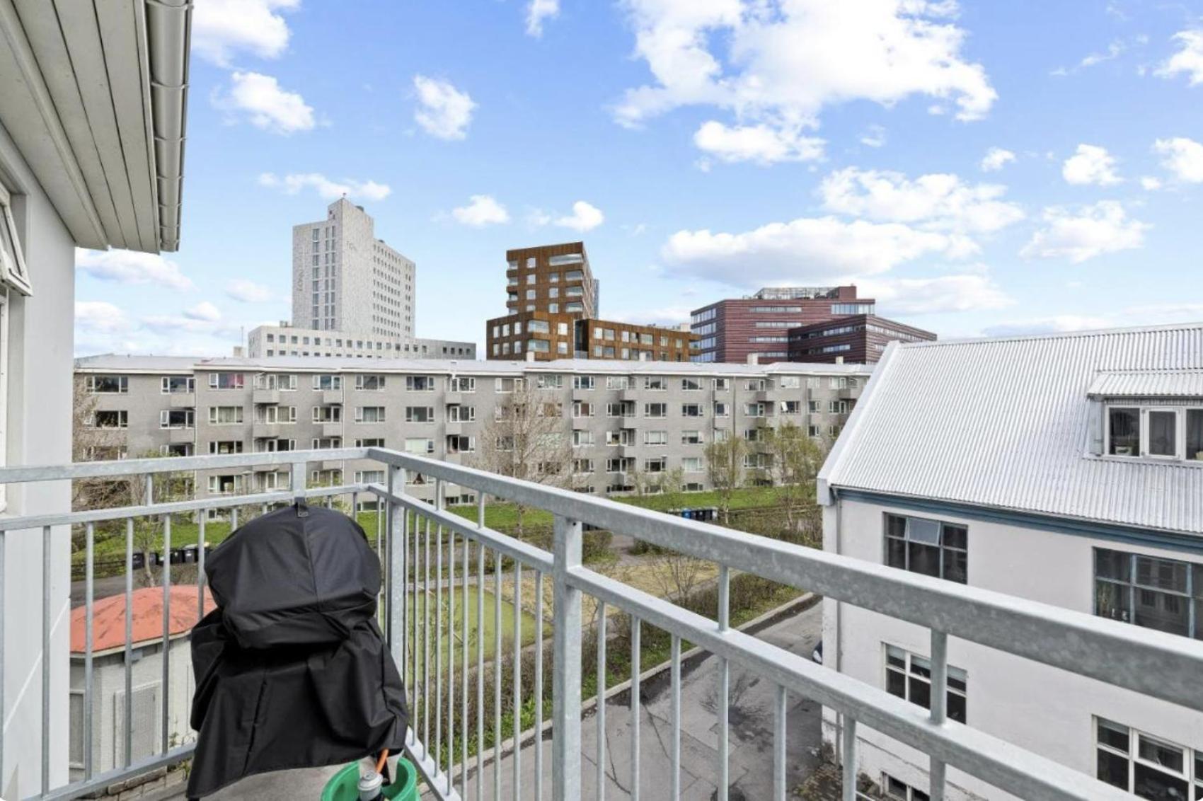Cheerful Down Town Apartamento Reikiavik