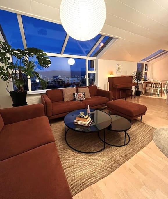 Penthouse In Rvk With Unique View * Reykjavik