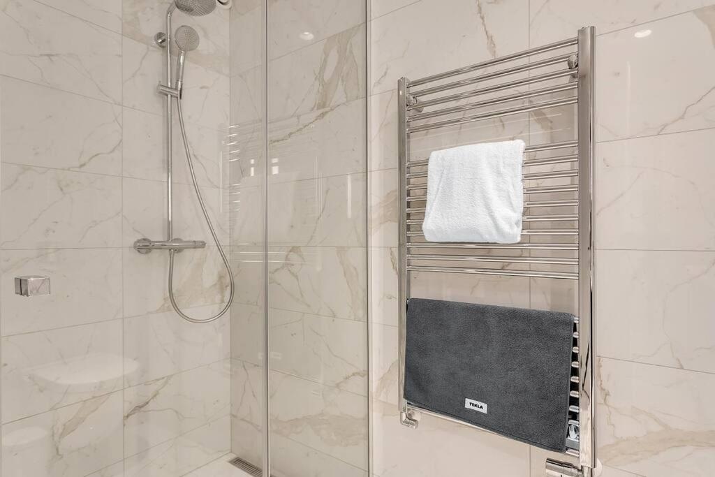 Apartamento Luxury Penthous - 3 Bedroom - 2 Bath - Freeparking - Downtown *