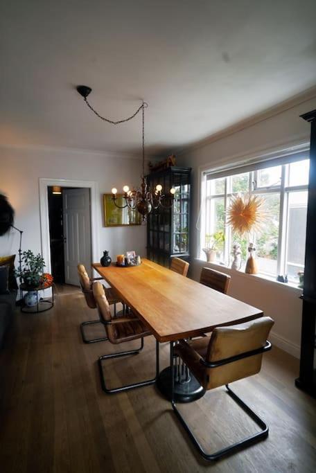Stylish And Unique In Downtown Apartment *