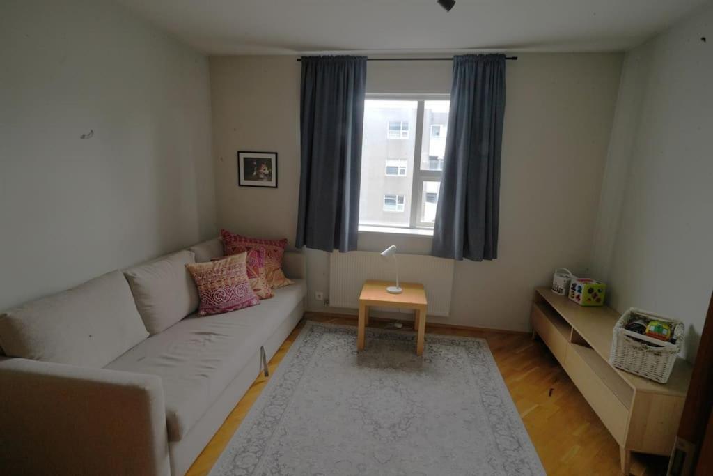 Apartamento Beautiful With Patio In *