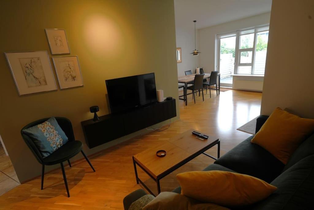 Beautiful With Patio In Apartamento Reiquiavique