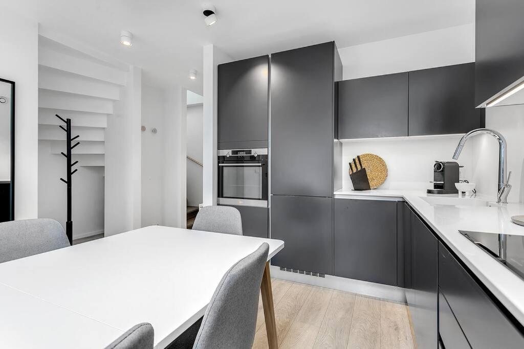 Luxury Nest 2b, 1b-heart Of Downtown-free Parking * Reykjavik