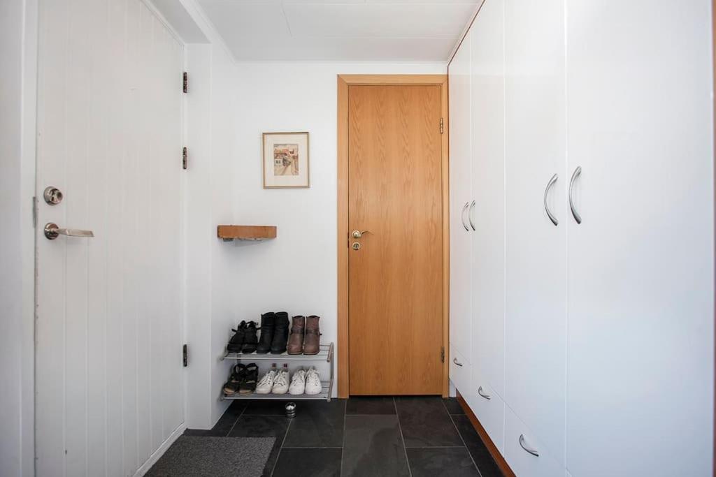 Villa Bright House For 6 People, With Hut Tub In Garden Reykjavik