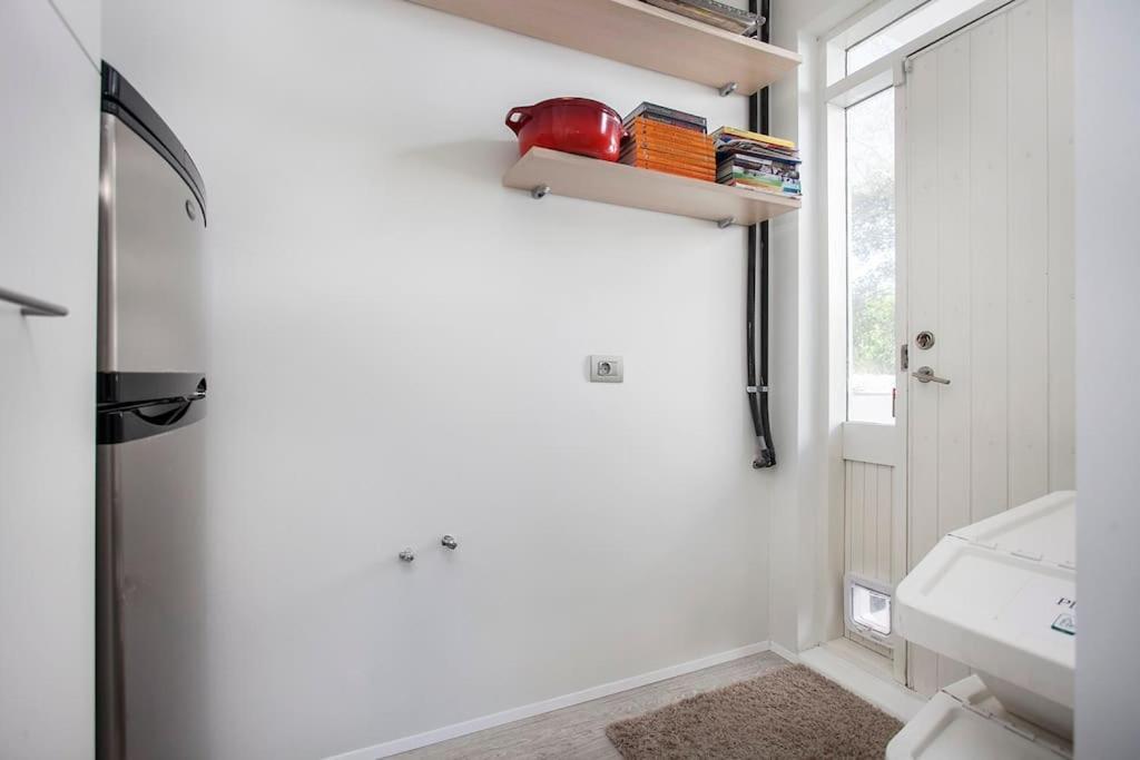 Bright House For 6 People, With Hut Tub In Garden *
