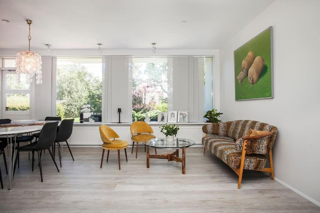 Bright House For 6 People, With Hut Tub In Garden