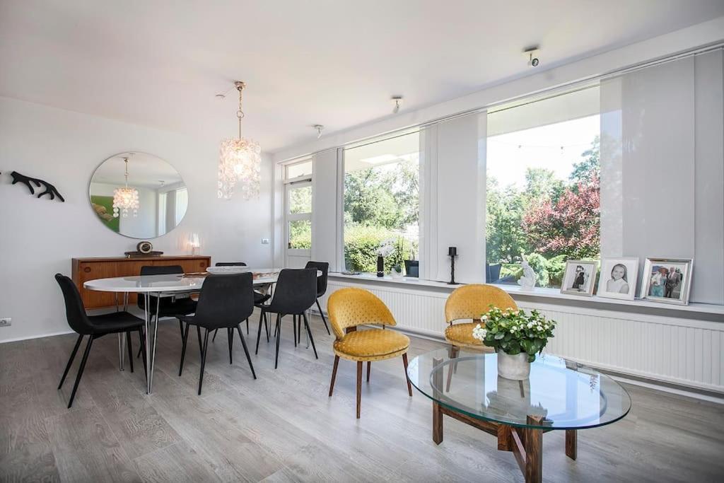 Bright House For 6 People, With Hut Tub In Garden Villa *