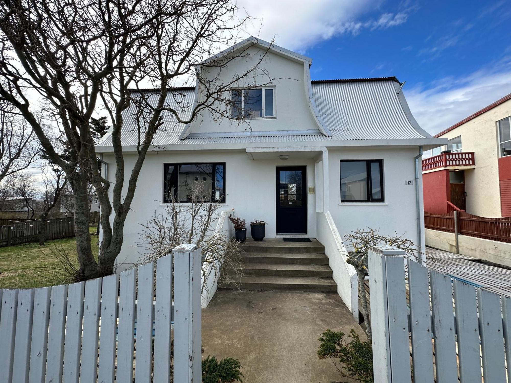 Spacious And Family Friendly House In