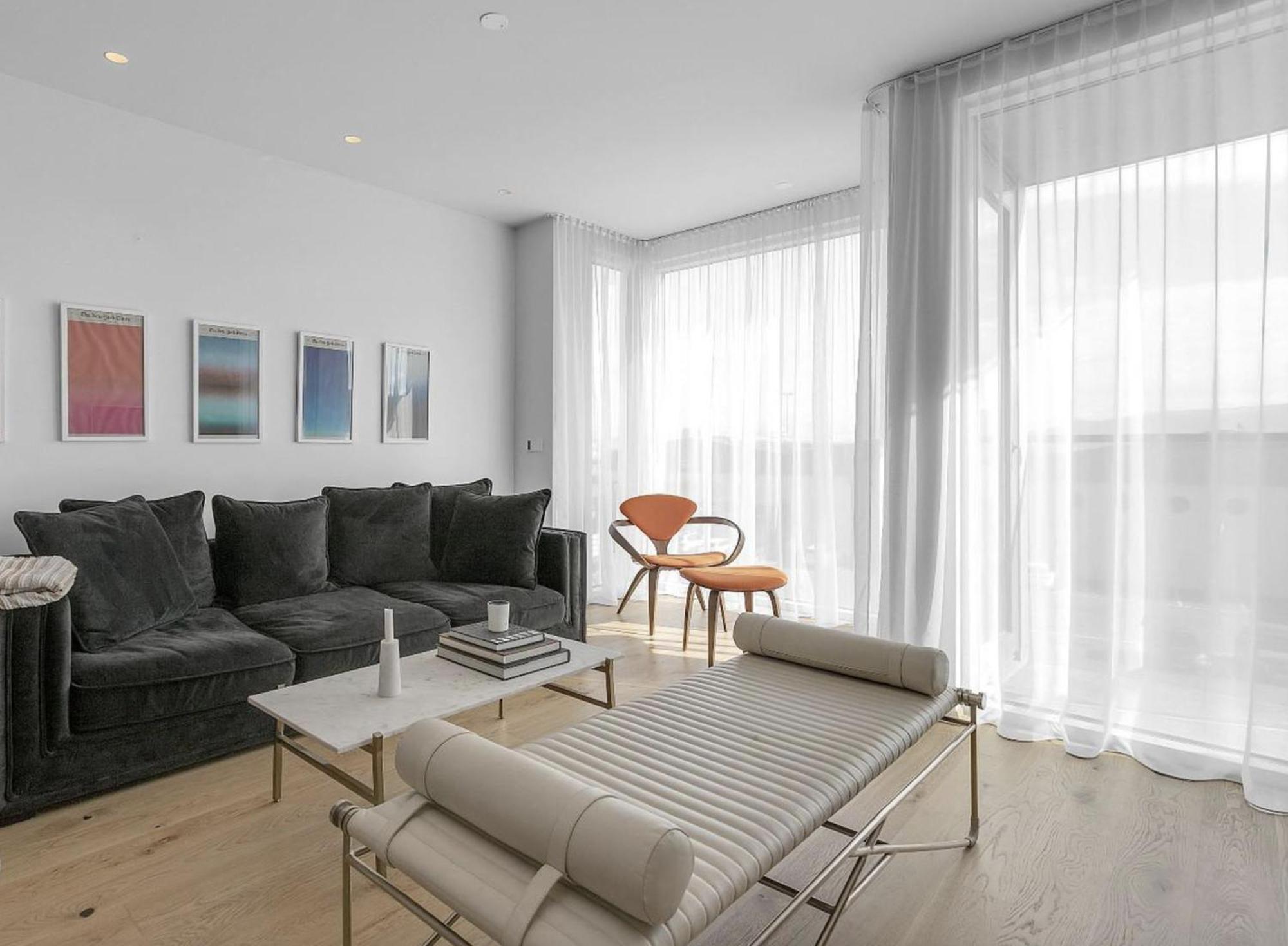 Apartment Luxury Condo, Ocean & Mountain Views, Center Reykjavik