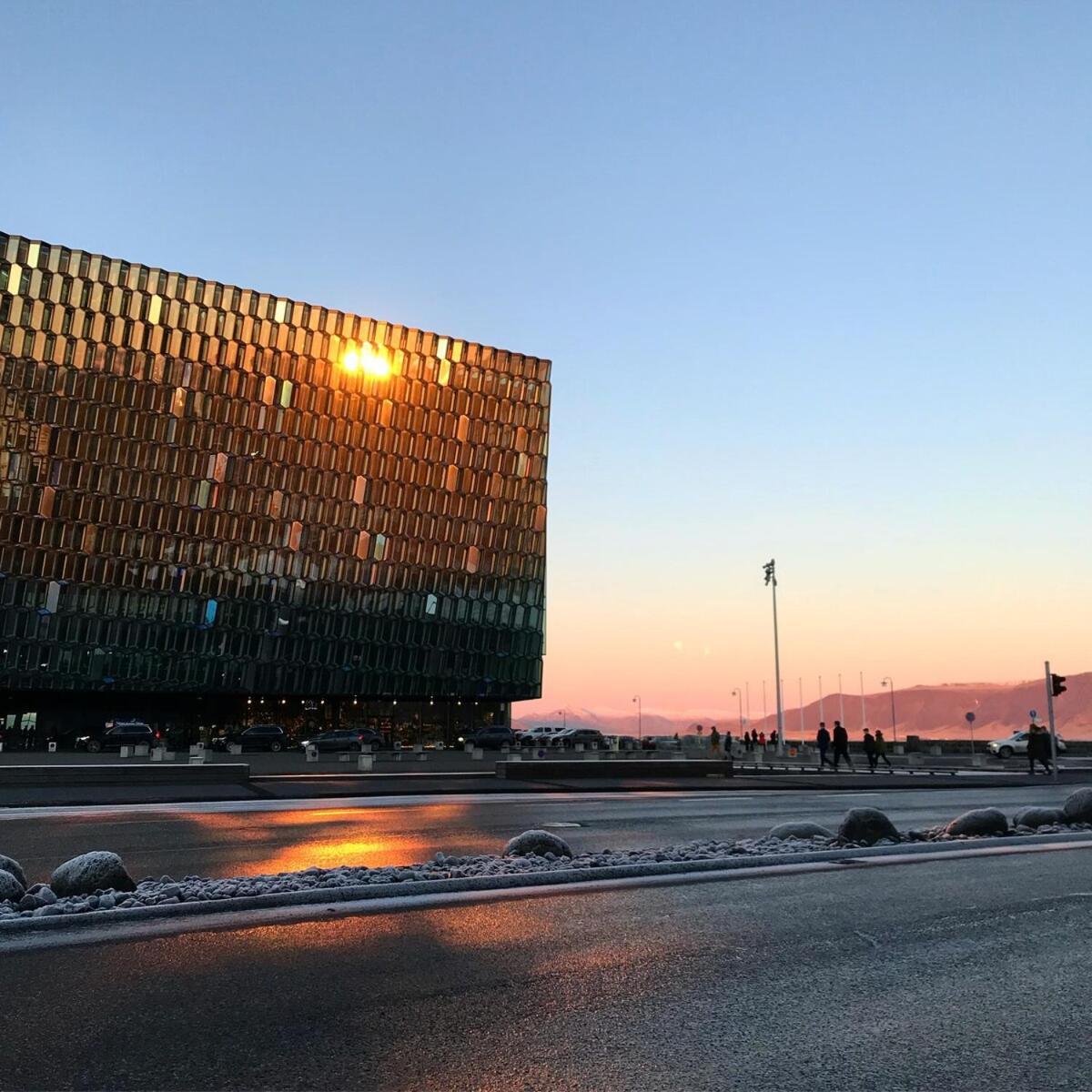 Luxury Condo, Ocean & Mountain Views, Center Apartment Reykjavik