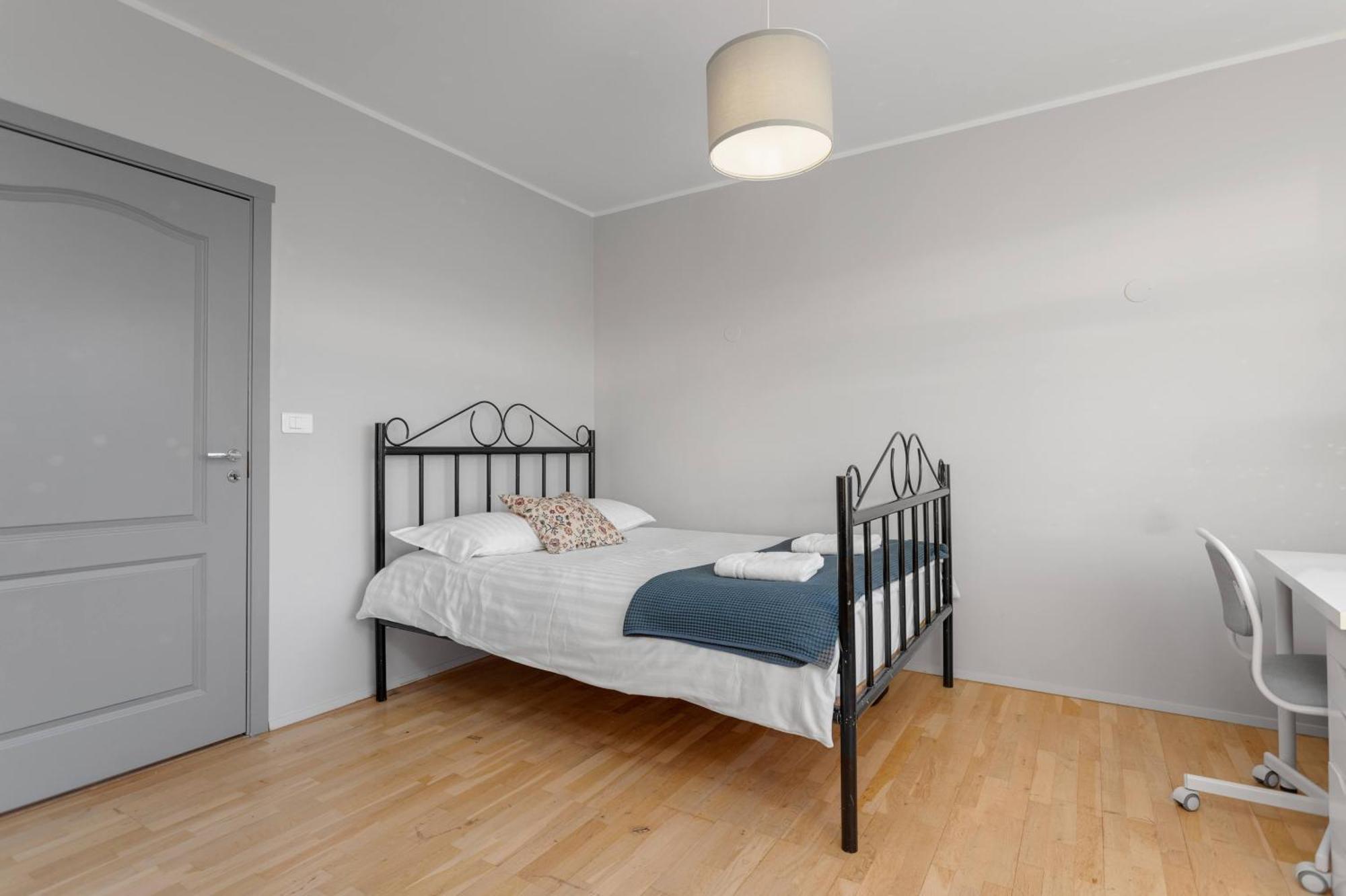 Spacious 3br Penthouse In Downtown Apartment *