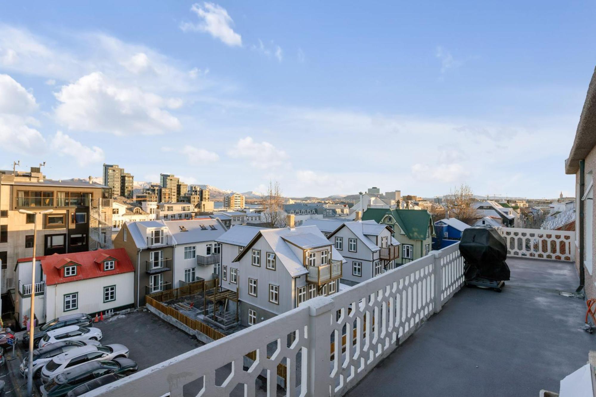 Apartment Spacious 3br Penthouse In Downtown *