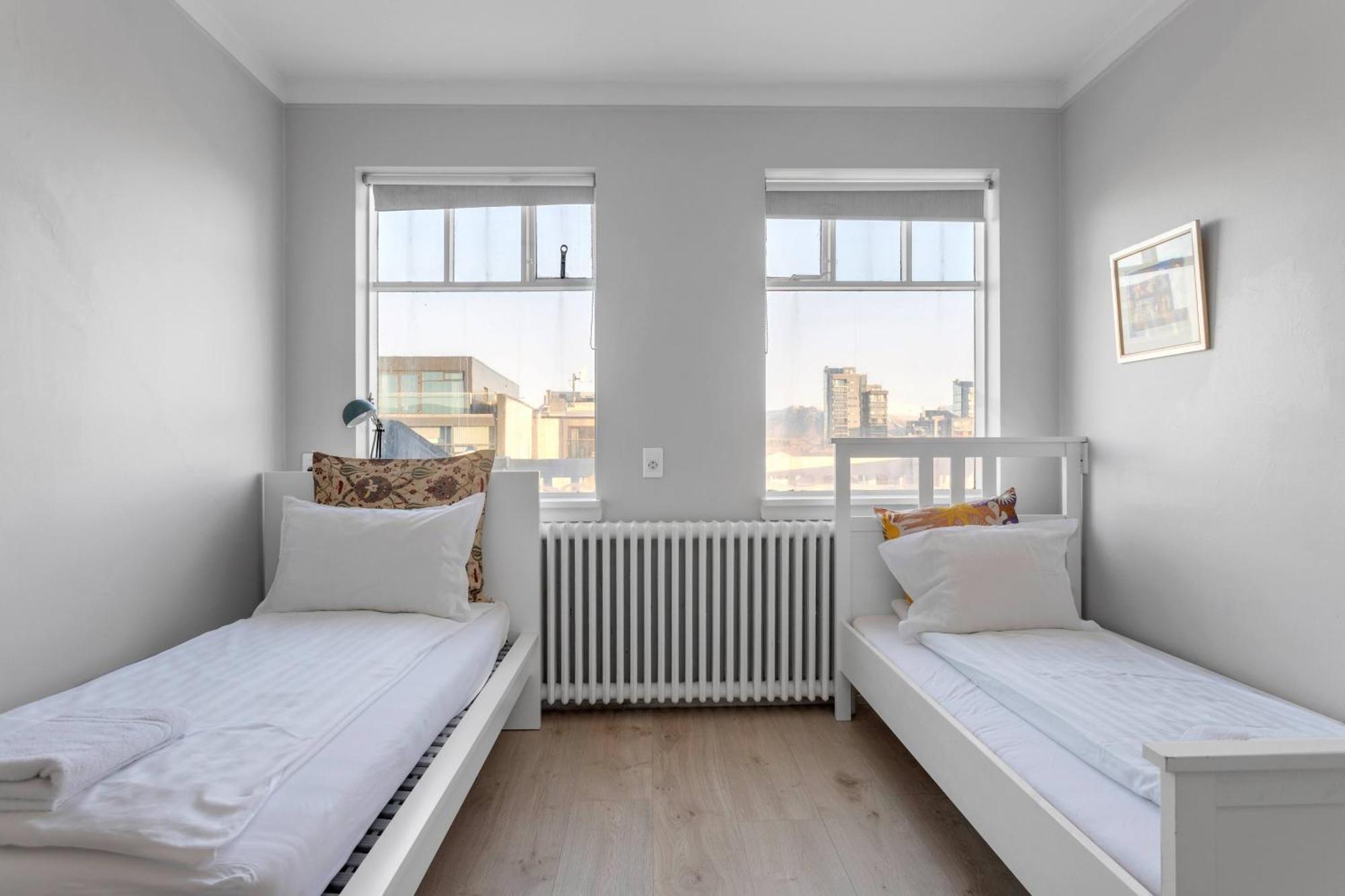 Spacious 3br Penthouse In Downtown
