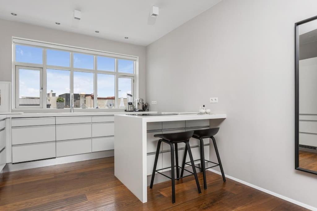 Apartment Stunning Rooftop In Downtown *