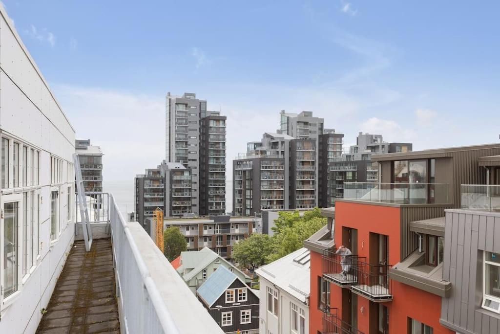 Apartment Stunning Rooftop In Downtown *