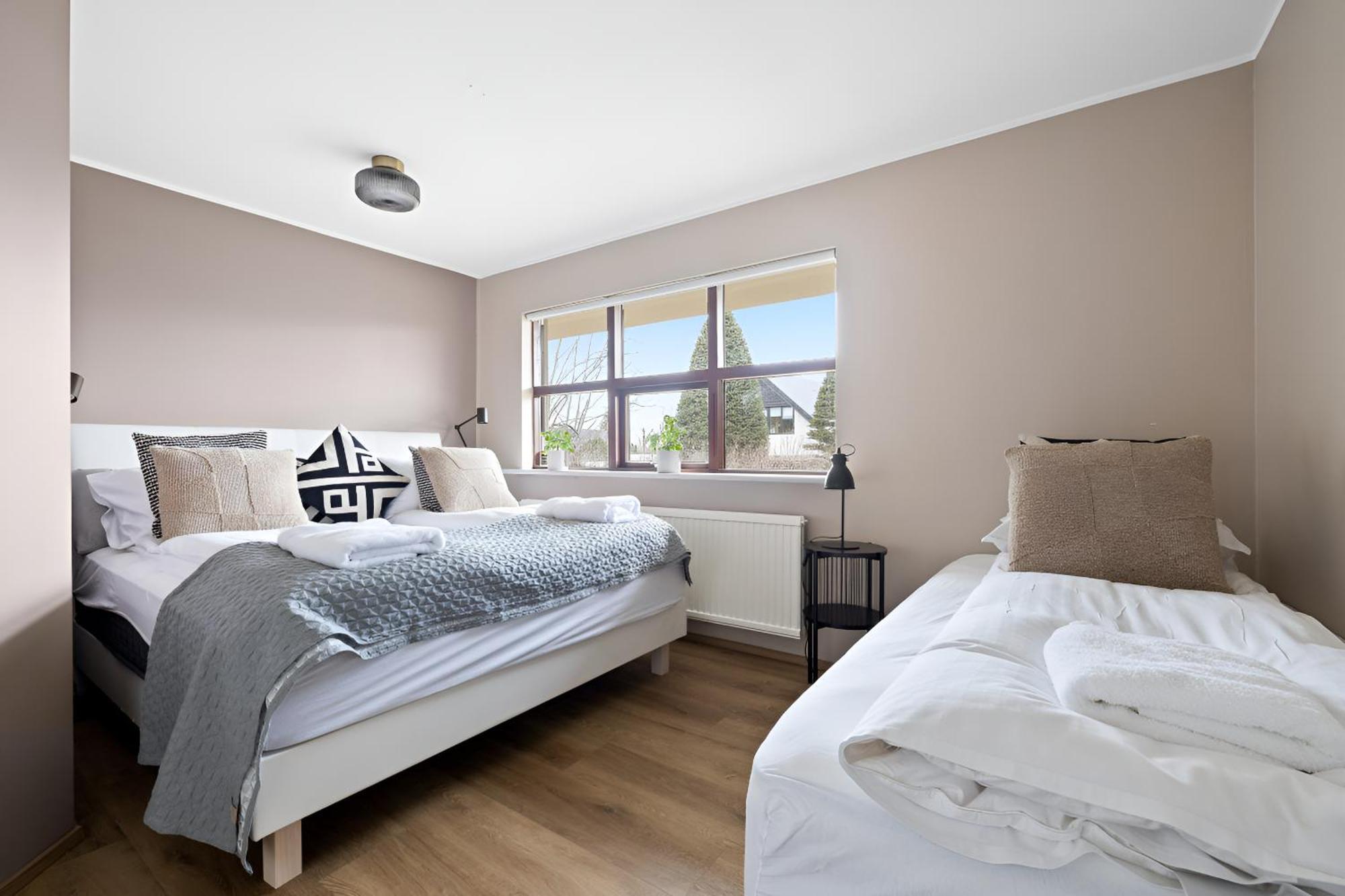 Apartment Inviting 2br Haven In The Heart Of The Suburbs