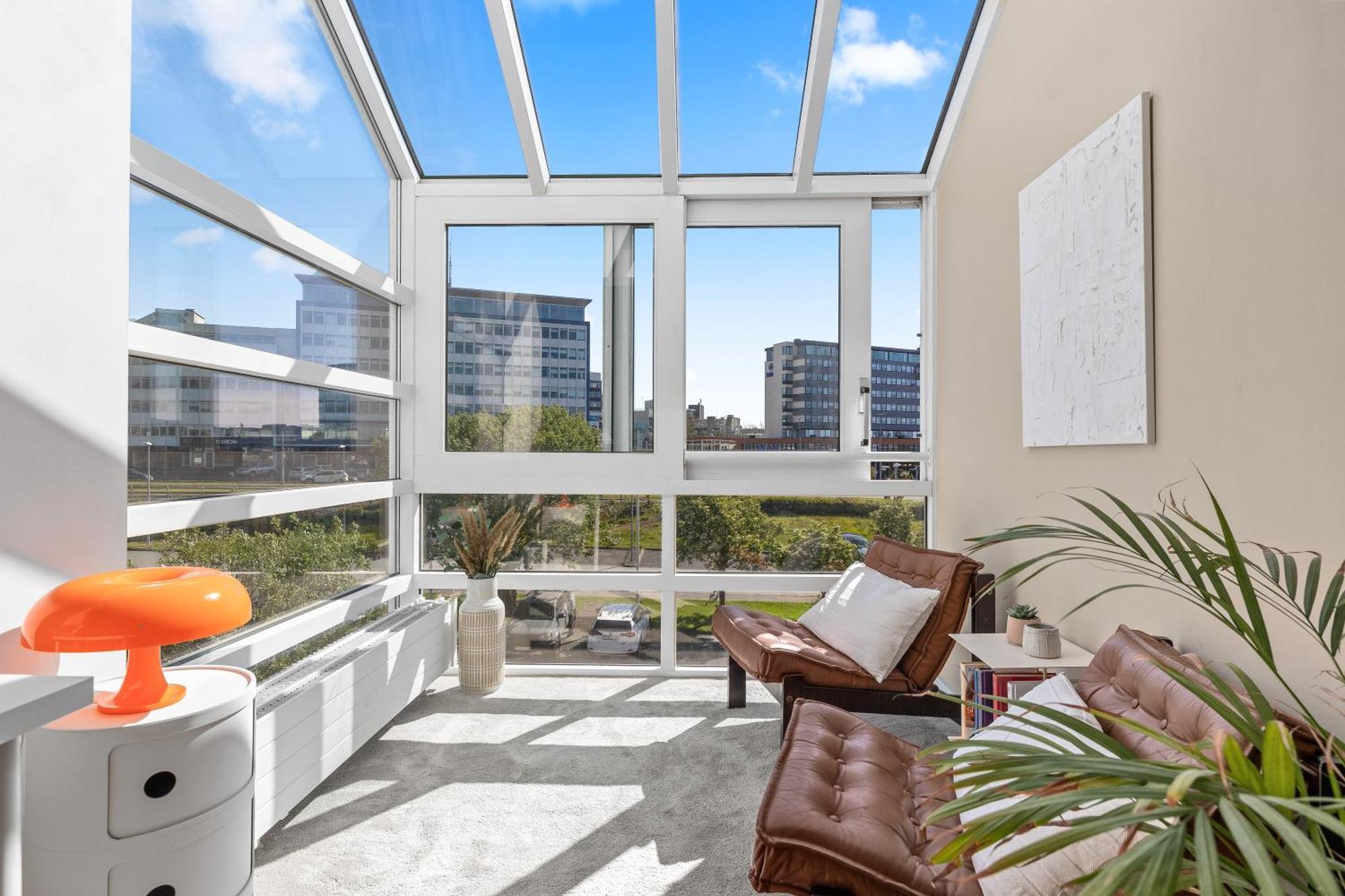 Spacious 2 Story Downtown Apartment
