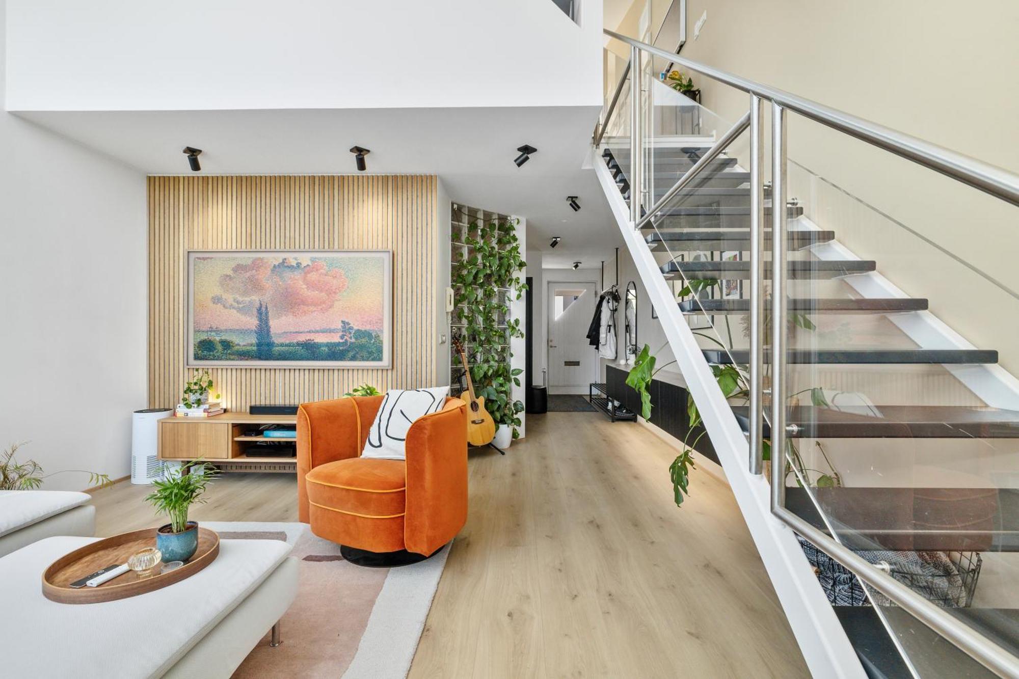 Spacious 2 Story Downtown Apartment