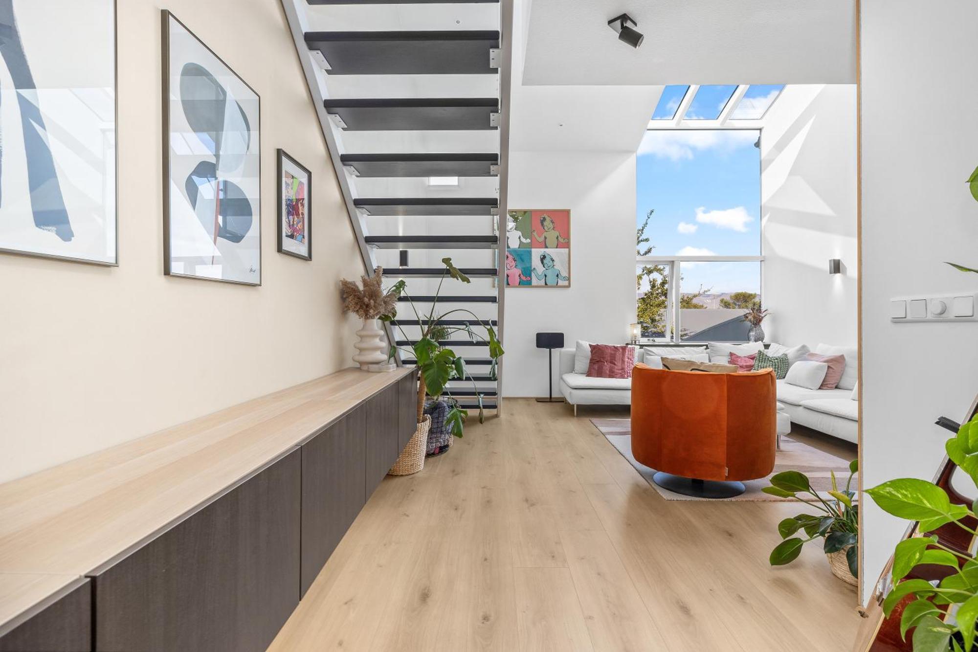 Spacious 2 Story Downtown