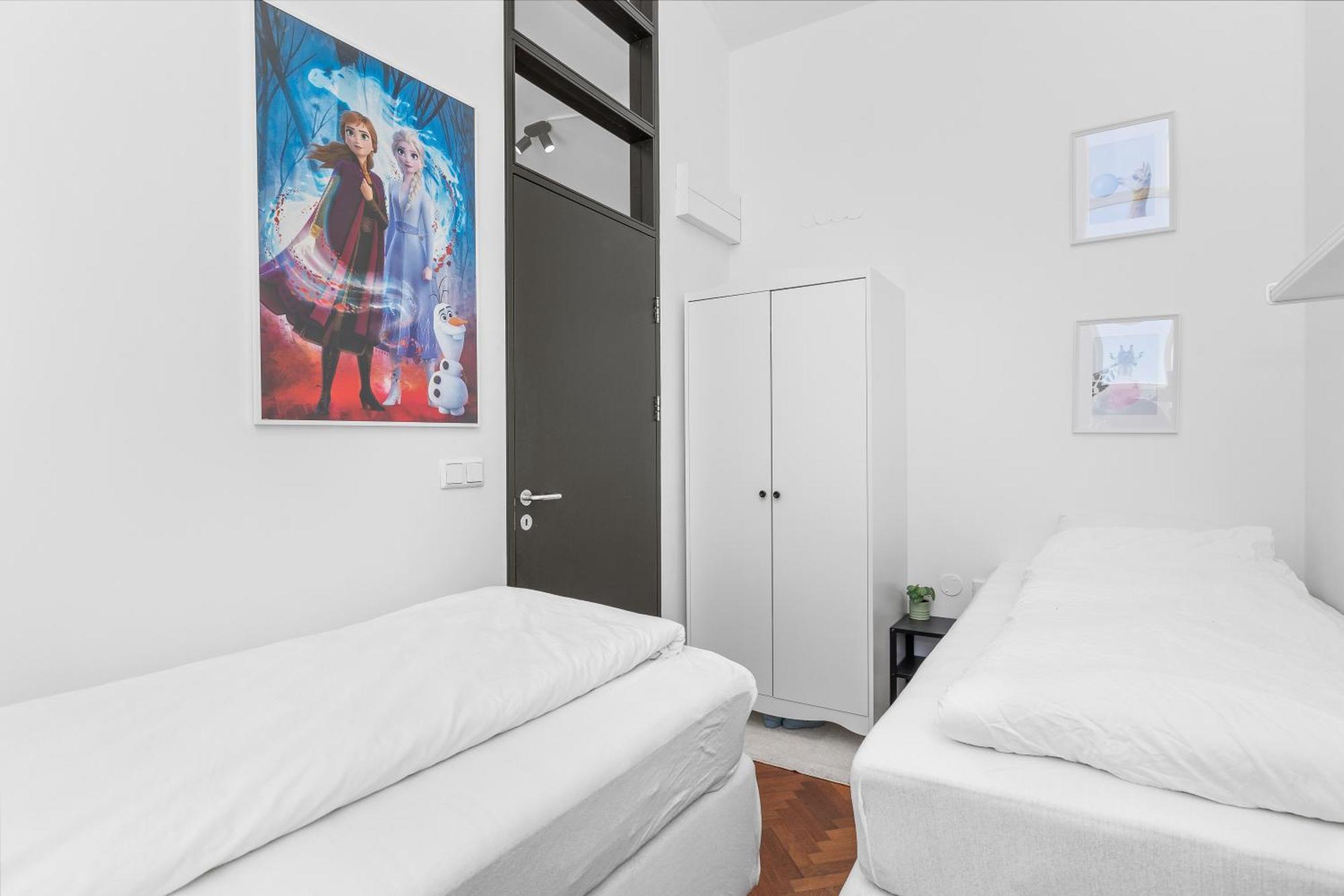 Spacious 2 Story Downtown Apartment