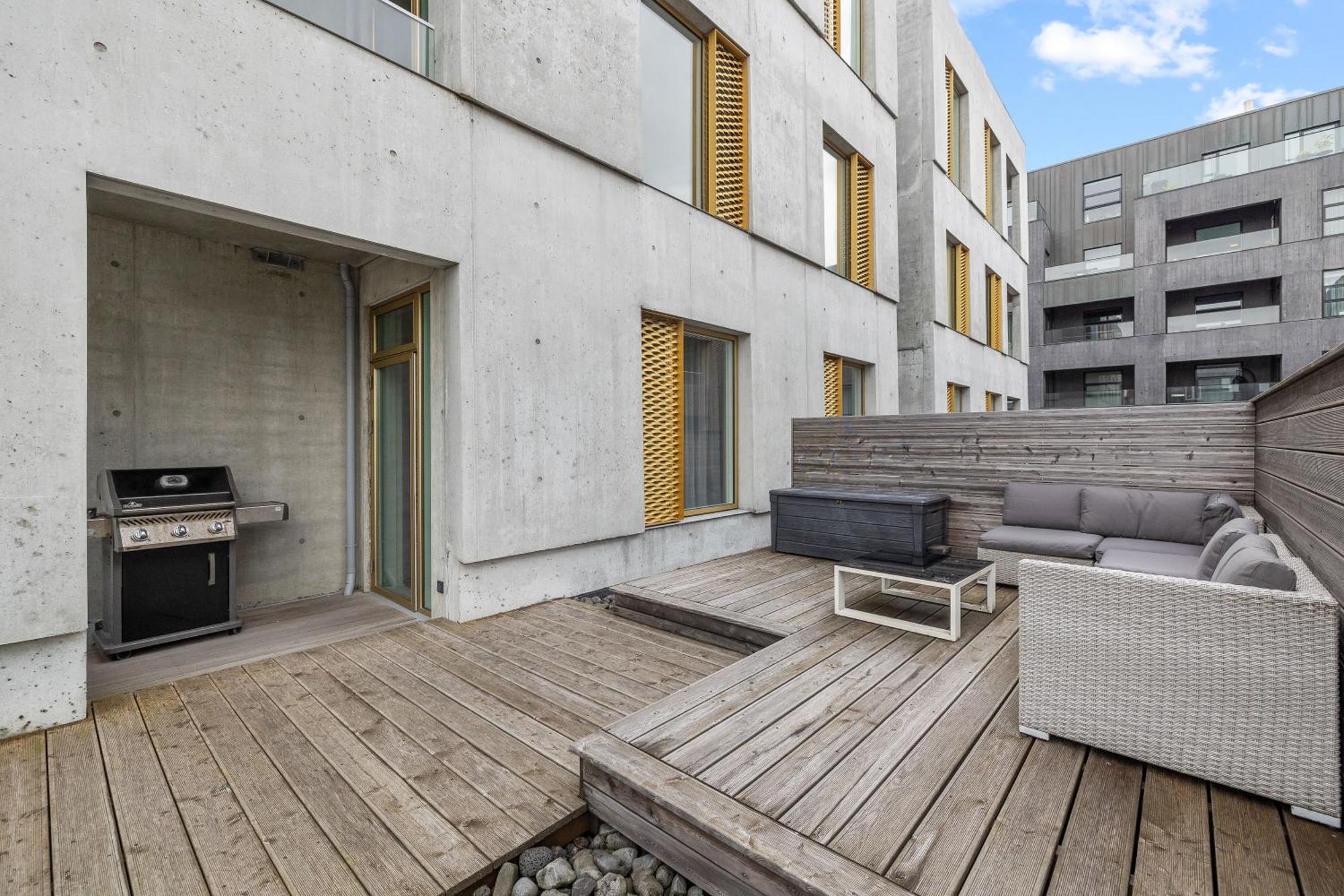 Apartment Vibrant Hafnatorg I Spacious With Expansive Garage Reykjavik