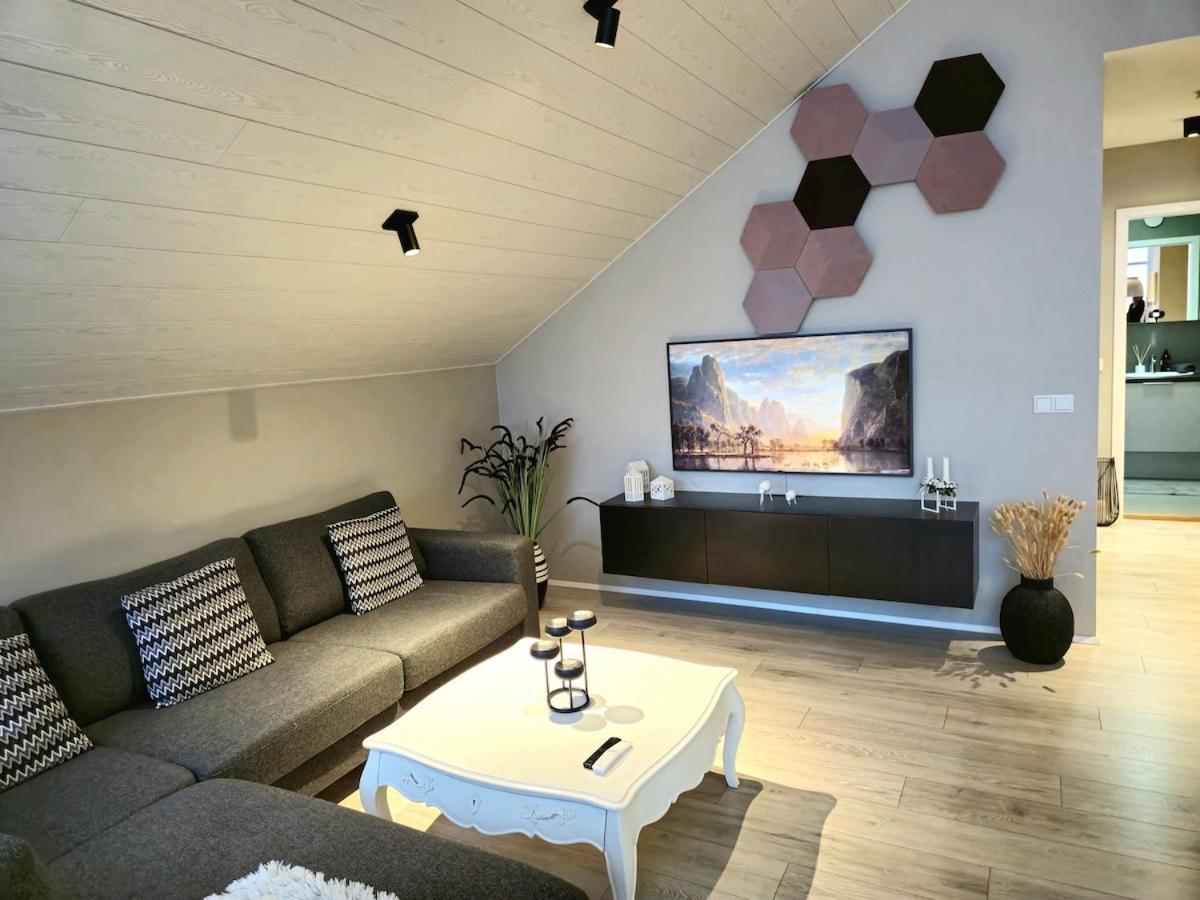 Beautiful And Stylish In Quiet Area Apartment Reykjavik