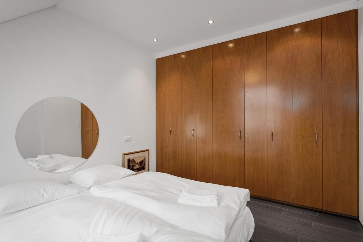 Apartment Modern & Spacious 2 Story In