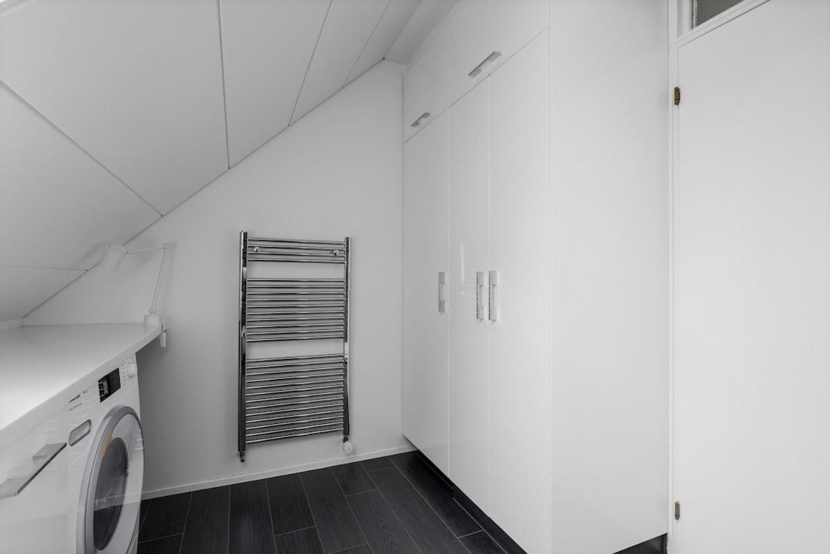 Modern & Spacious 2 Story In