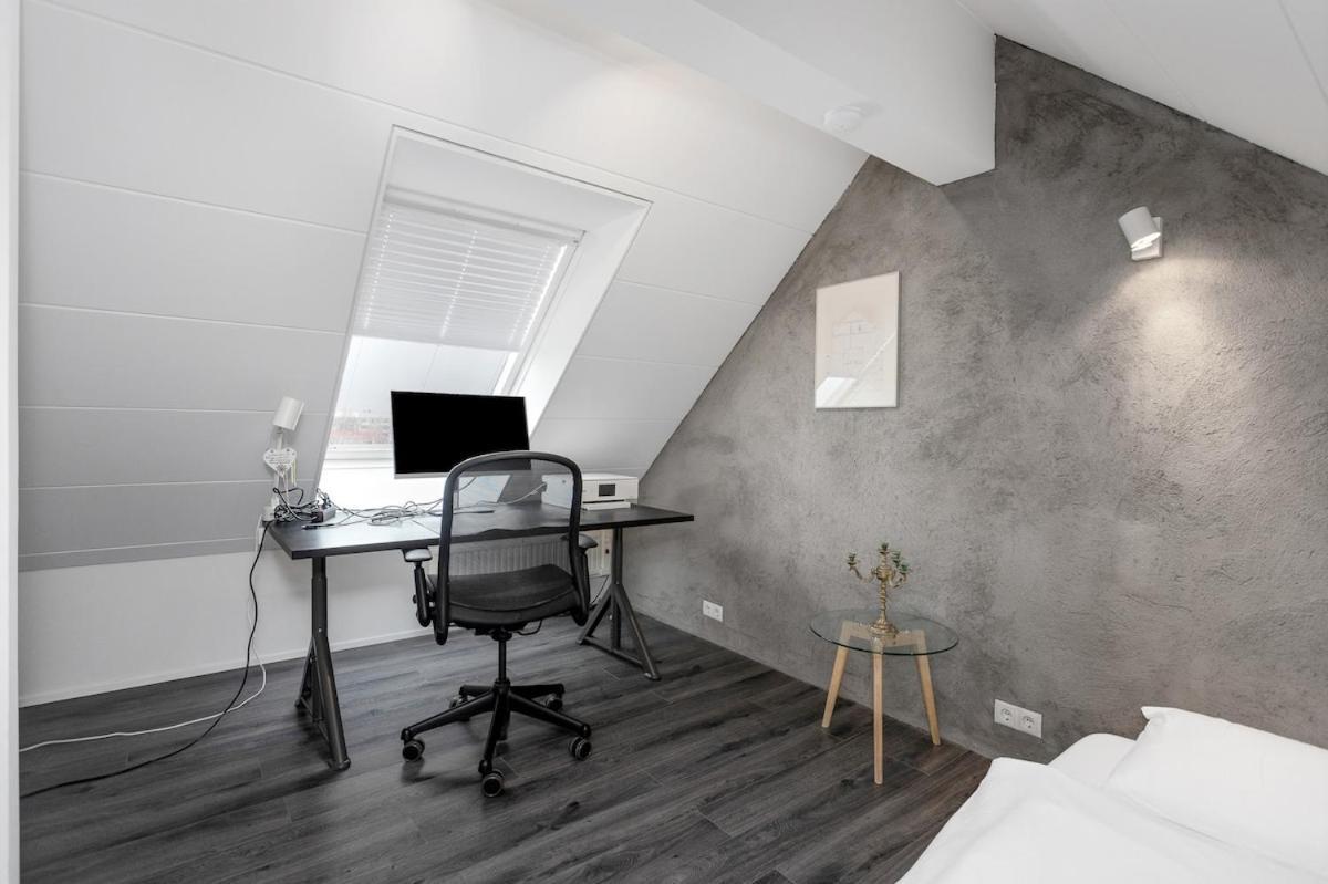 Apartment Modern & Spacious 2 Story In
