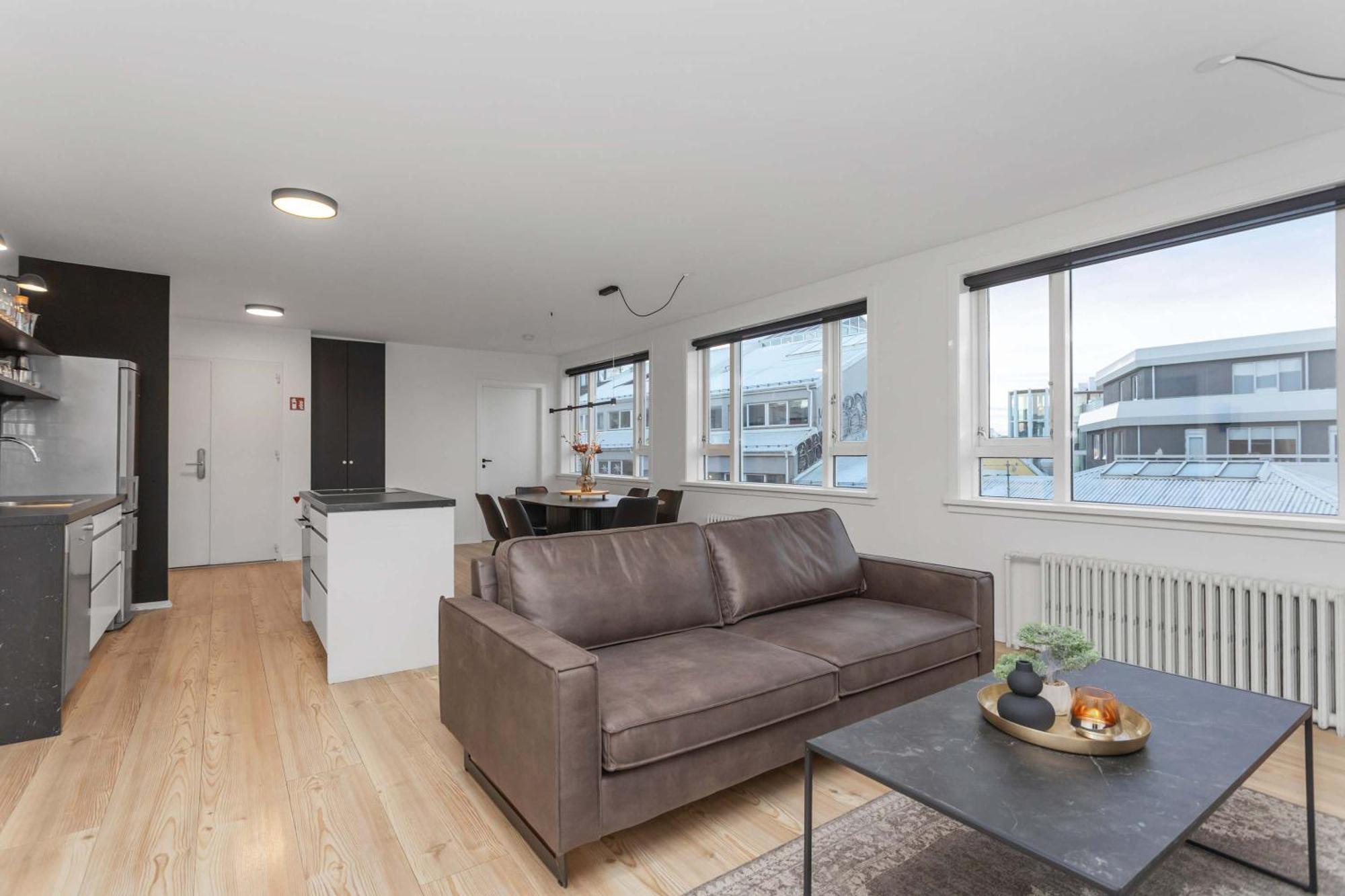Spacious 3bedroom On Rainbow Street * Reikiavik