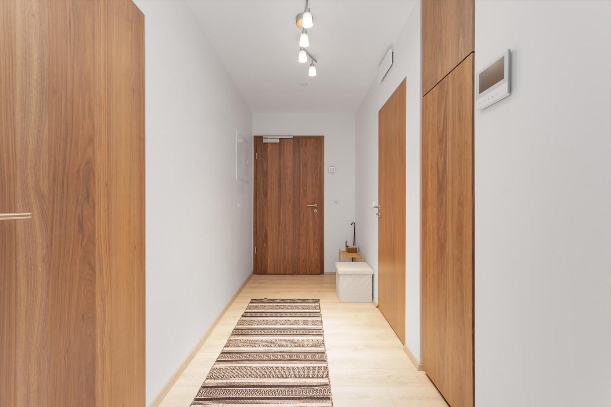Premium Queen Downtown Apartment