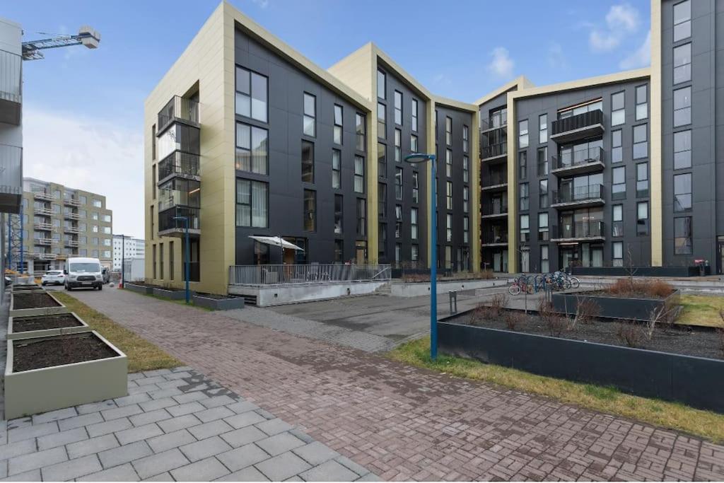 Premium Queen Downtown Apartment