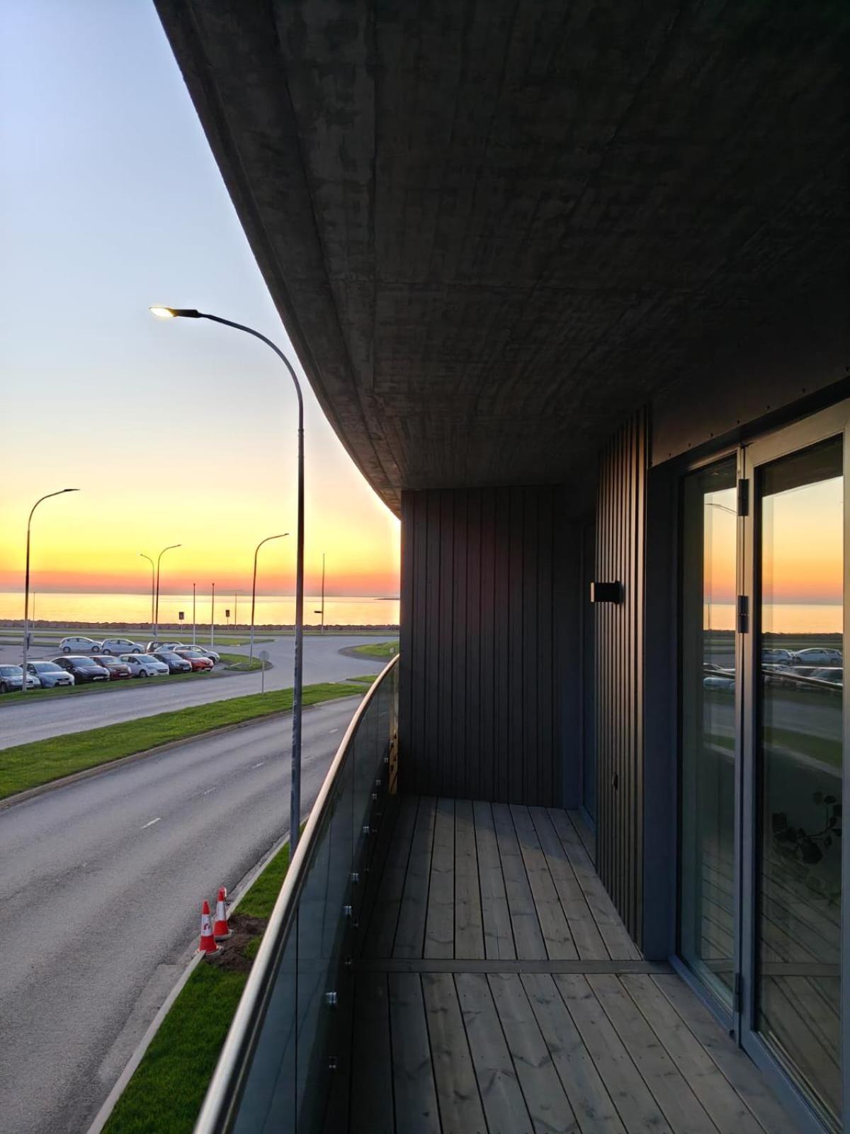 Your Perfect Oasis With Large Porch & Scenic Views Apartment Reykjavik