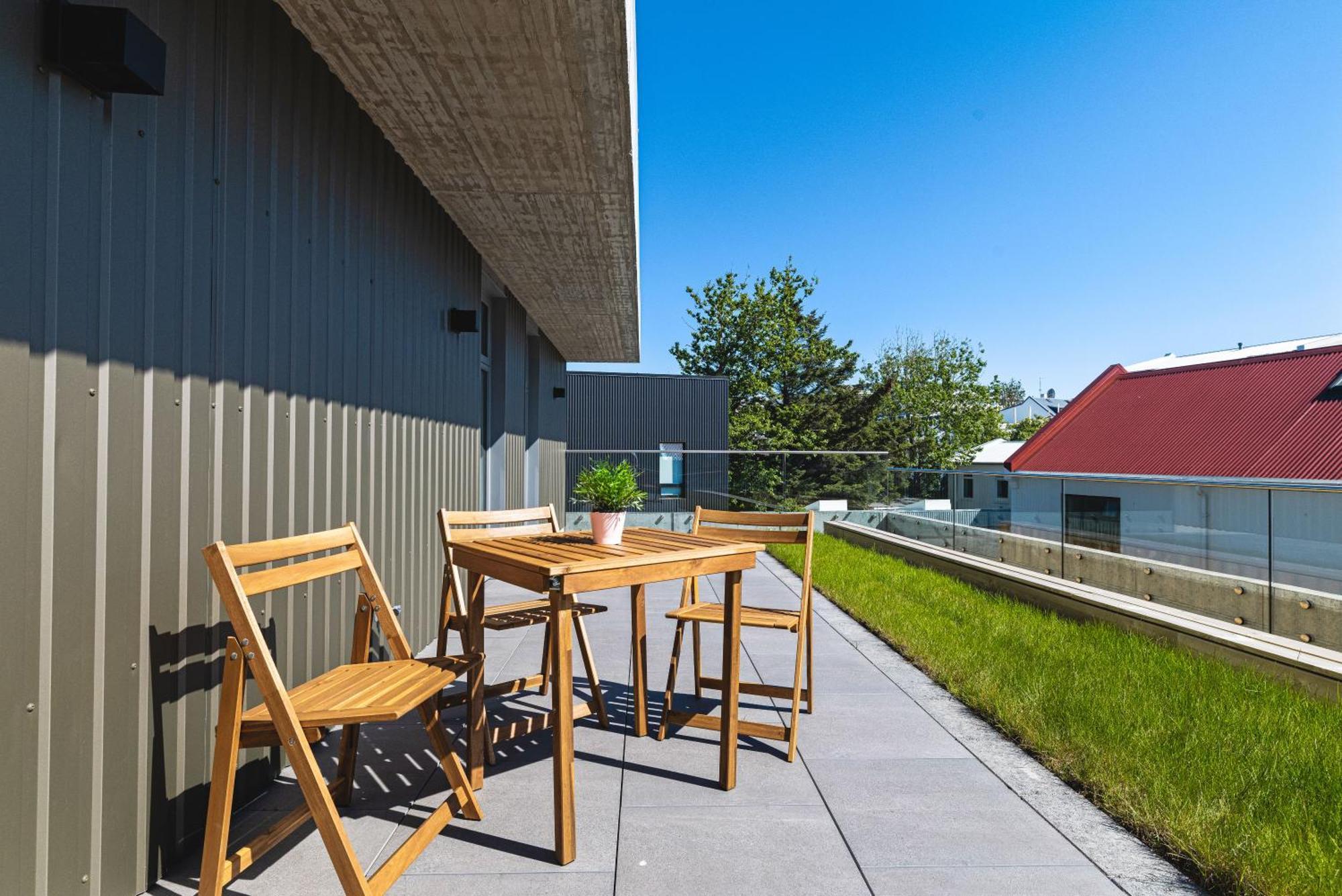 Your Perfect Oasis With Large Porch & Scenic Views