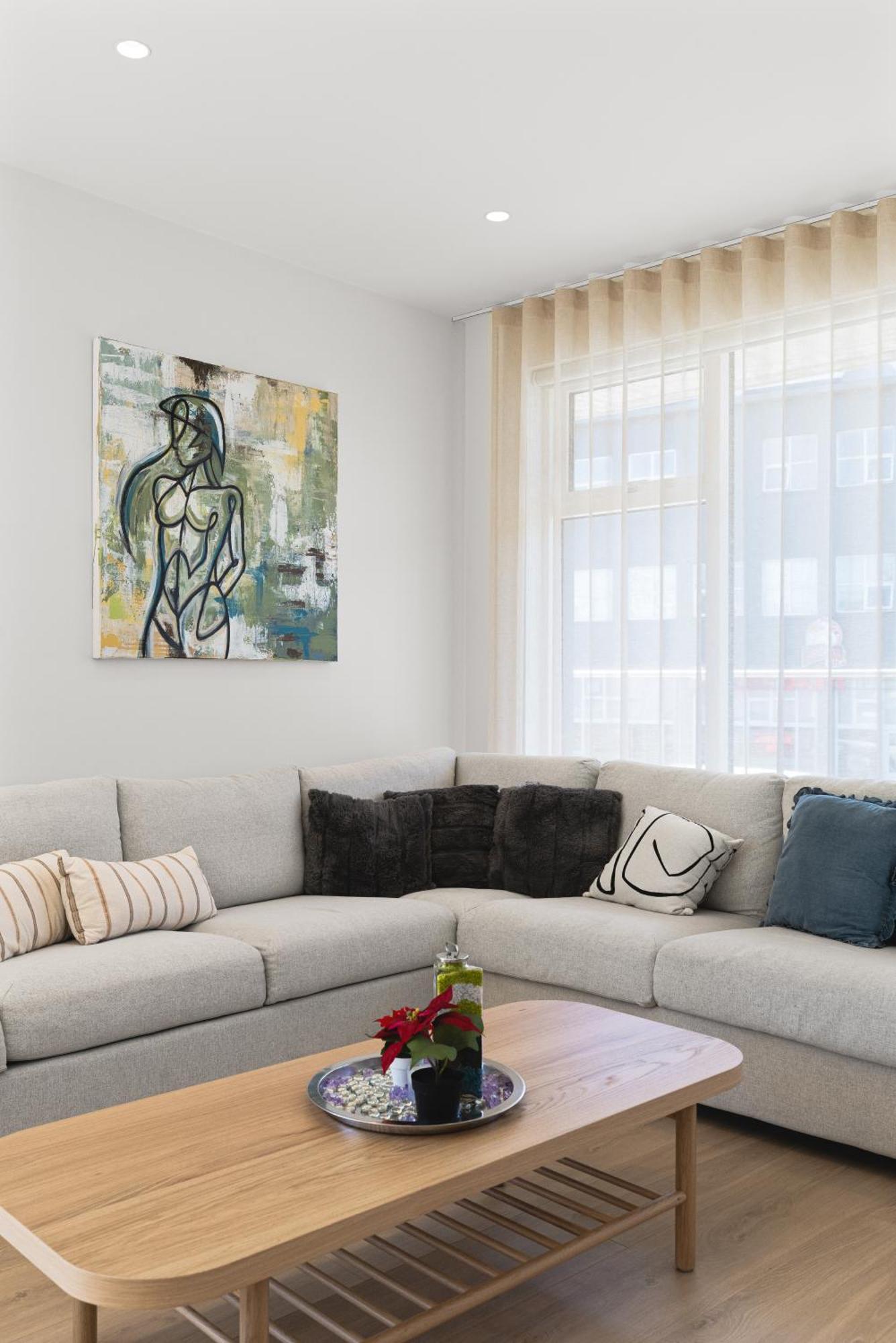 Your Perfect Oasis With Large Porch & Scenic Views Apartment Reykjavik