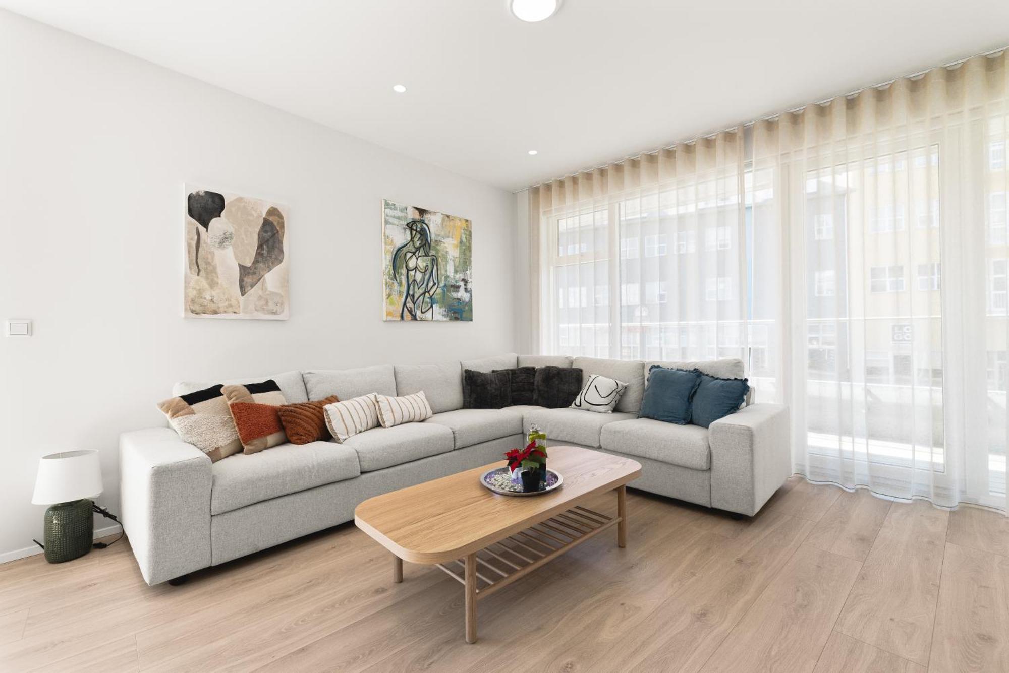 Your Perfect Oasis With Large Porch & Scenic Views Reykjavik