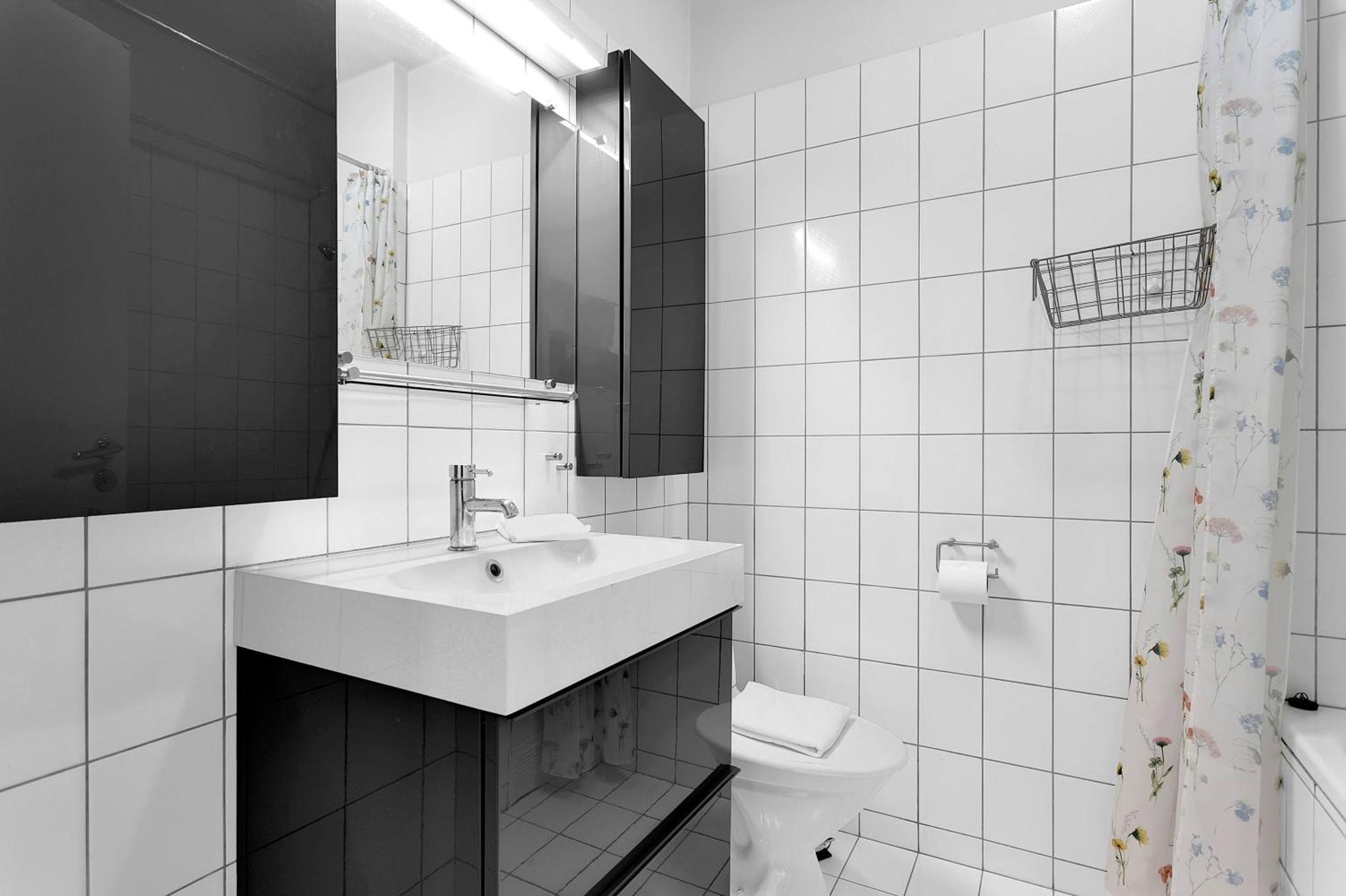 Bright 1br With A View Apartment