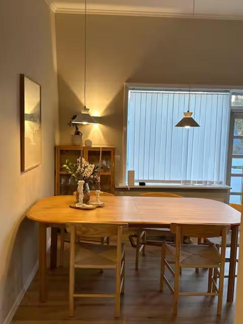 Bright, Modern 2br In