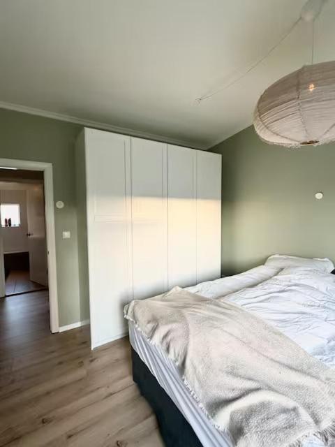 Bright, Modern 2br In