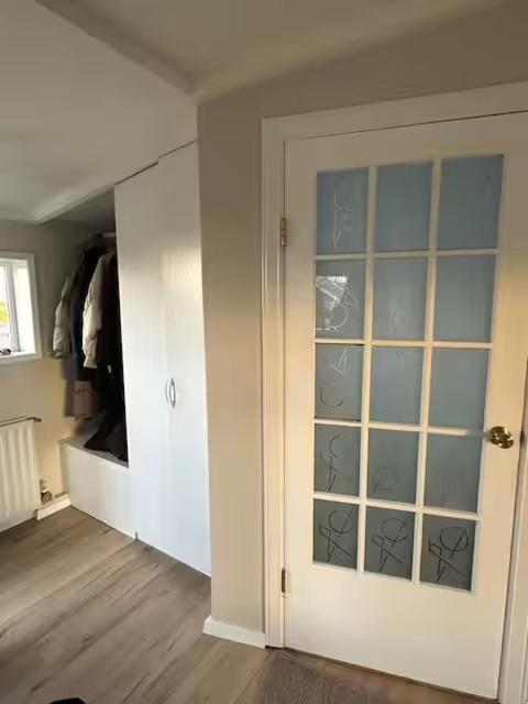 Bright, Modern 2br In *
