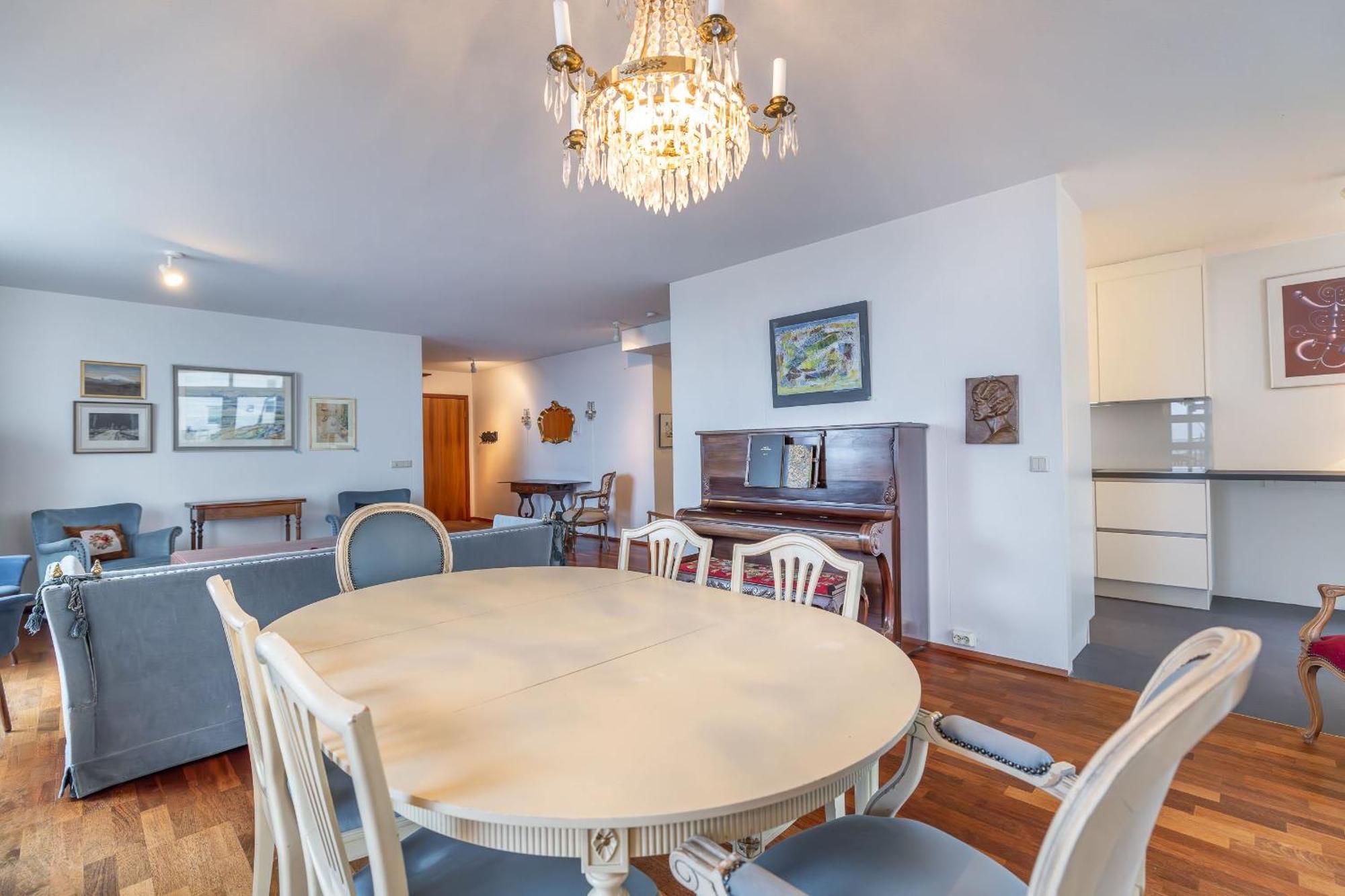 Stylish 2br With Parking In The Heart Of Reykjavik