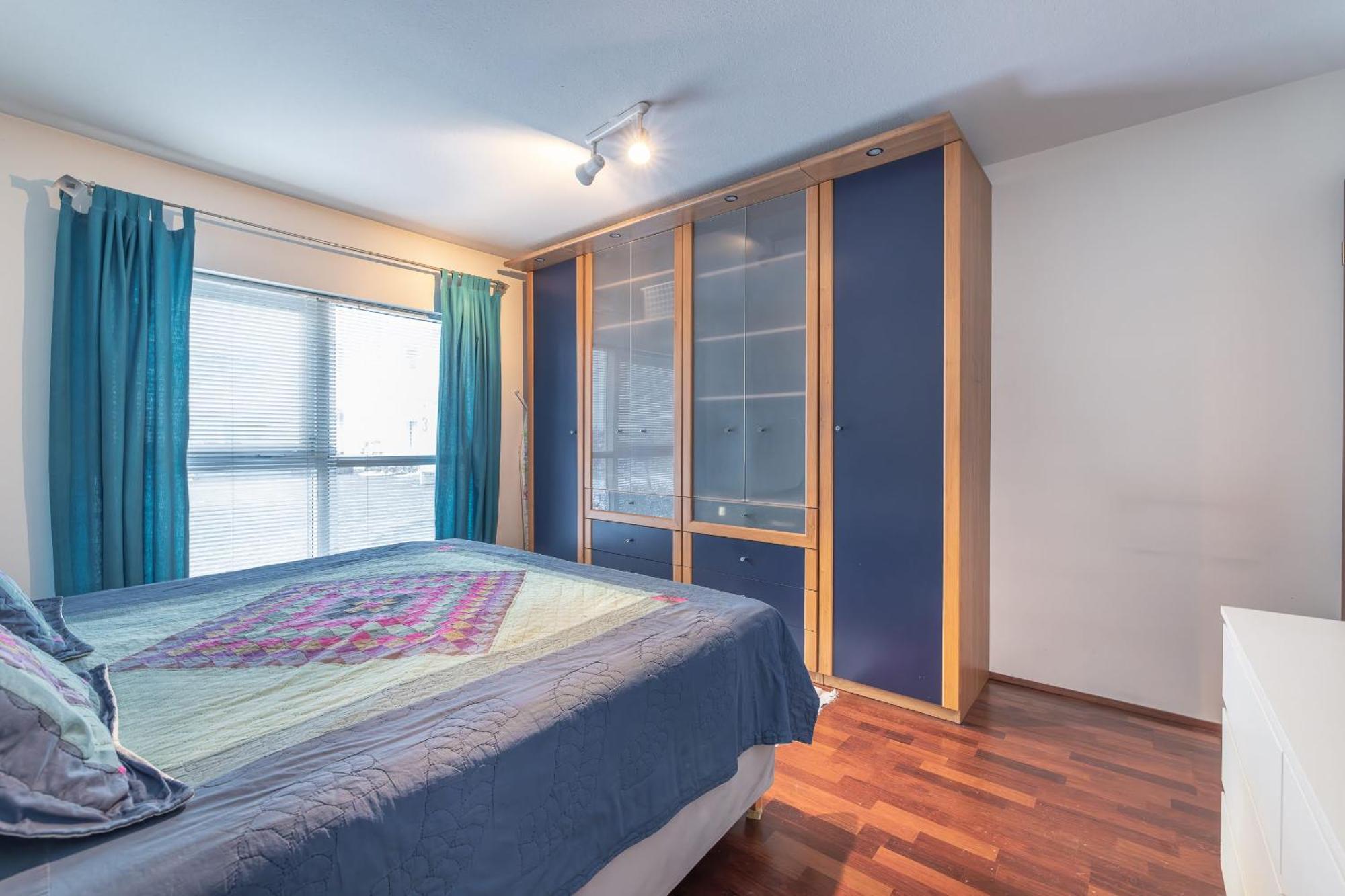 Apartment Stylish 2br With Parking In The Heart Of