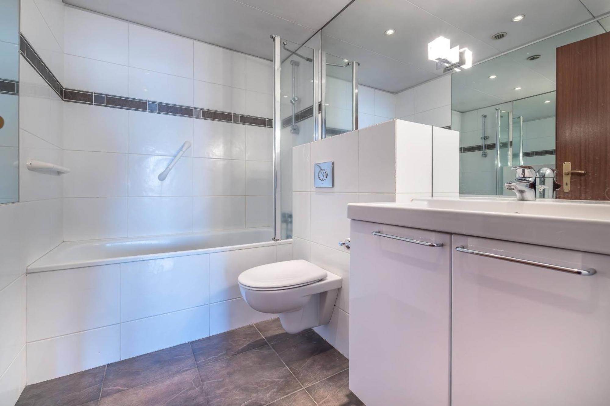 Stylish 2br With Parking In The Heart Of Reykjavik